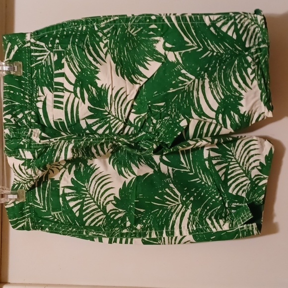 EUC - Old Navy High Rise Bermuda Jean Shorts - Size 12 - Picture 4 of 7